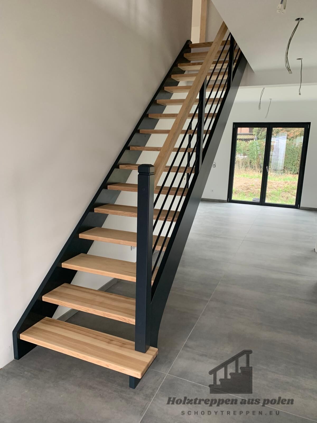 Treppe mit Glasgeländer