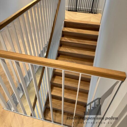 Kragarmtreppe aus Holz