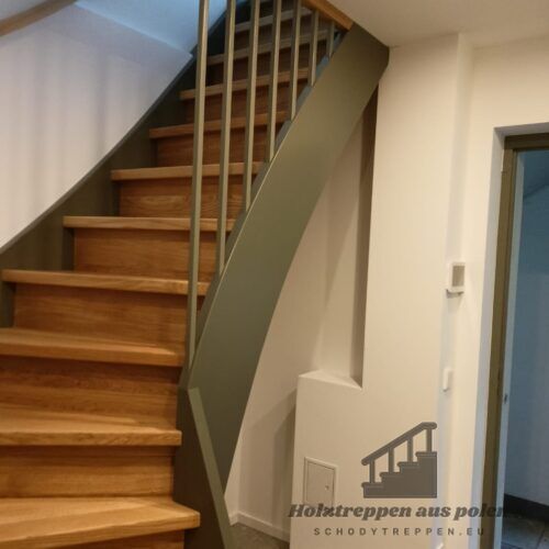 Wangentreppe aus Holz