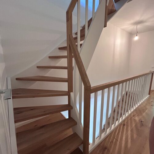 Holztreppen lackieren