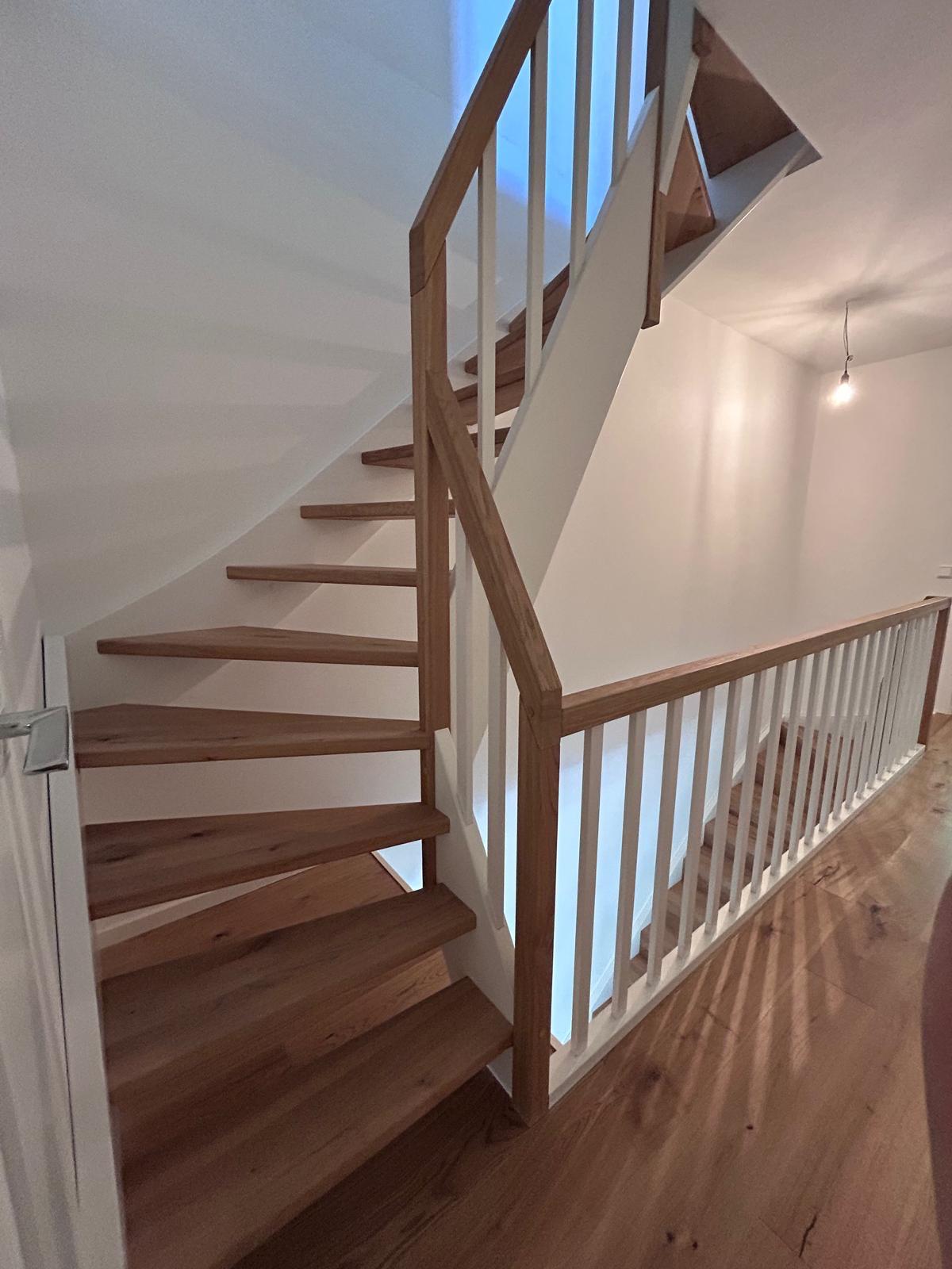Holztreppen lackieren