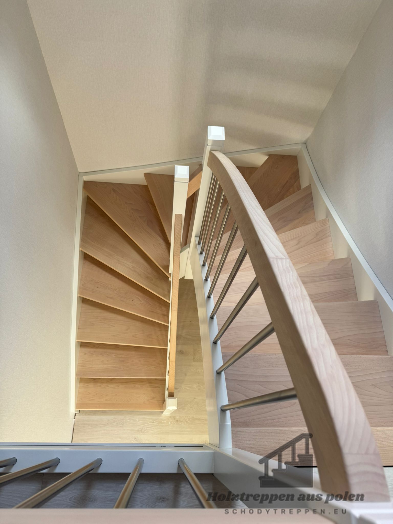 Mittelholmtreppe mit Holzstufen