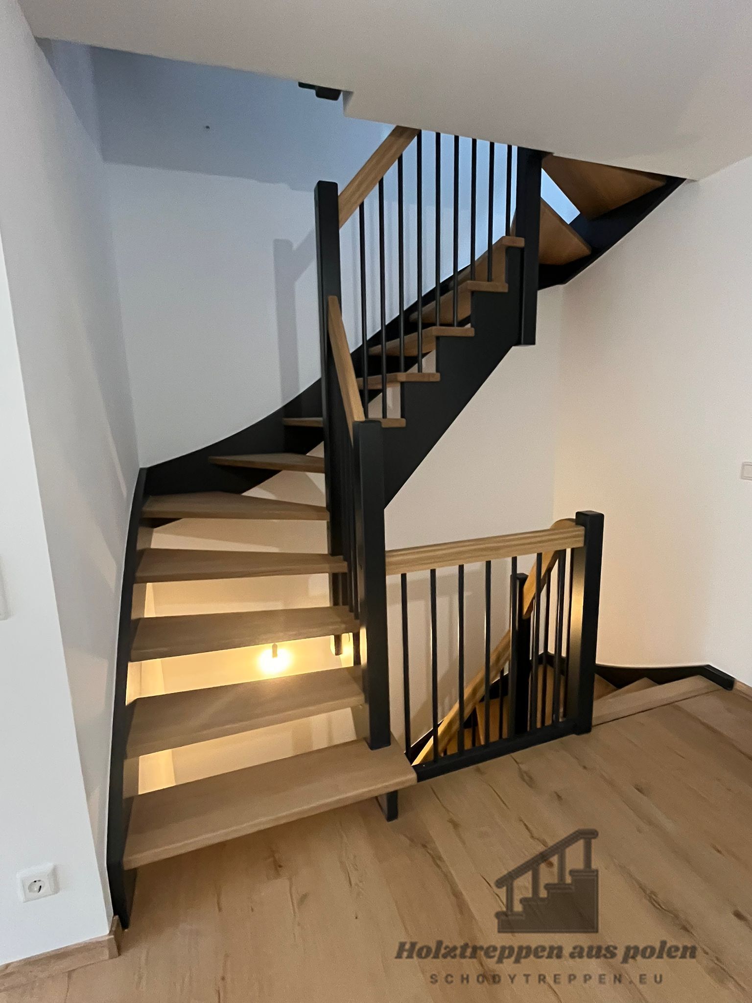 eiche_treppen_aus_polen_schodytreppeneu