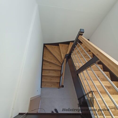 holztreppe im altbau