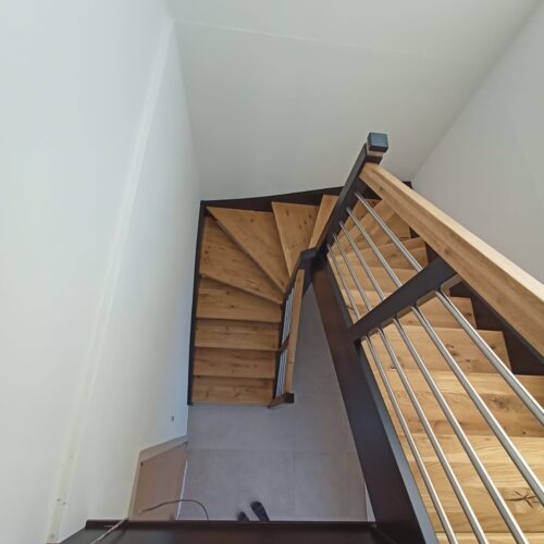 holztreppe im altbau