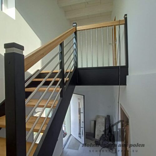 holztreppe mit stauraum