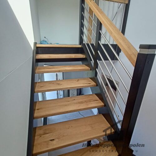 holztreppe mit led beleuchtung