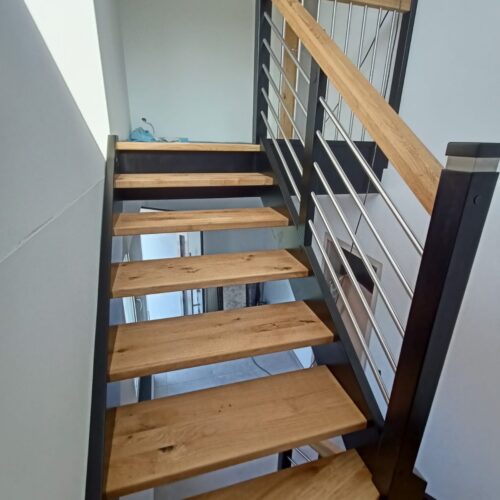 holztreppe mit led beleuchtung