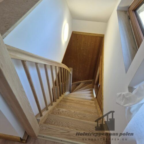 Moderne Holztreppen innen