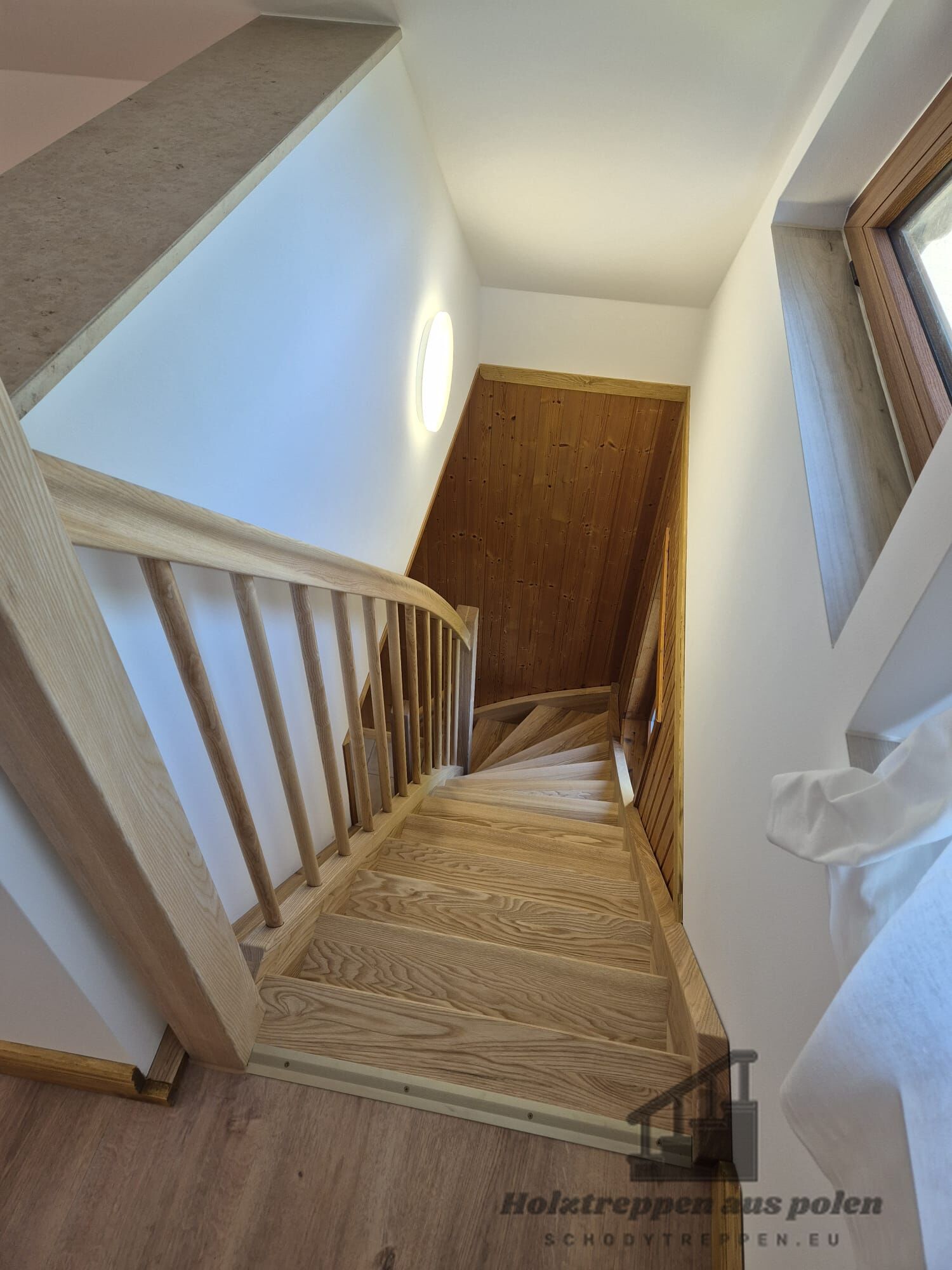 Moderne Holztreppen innen